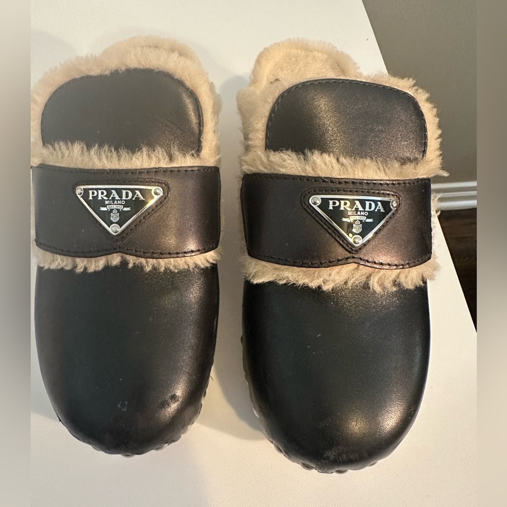 Prada mules/clogs Black and Cream Fur-Lined Shoes
